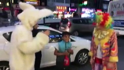 Cam silen çocuğa sürpriz doğum günü kutlaması