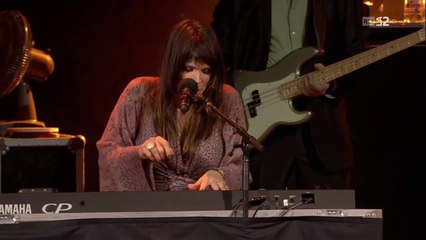 Chocolate Jesus (Tom Waits cover) - Beth Hart (live)