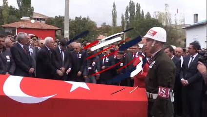 Şehitleri son yolculuğuna binlerce kişi uğurladı