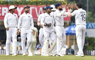 India Two Wickets Away From Sweeping South Africa In The Test Series | Oneindia Malayalam