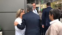 Tensa visita de Pedro Sánchez a los agentes heridos en los graves disturbios de Barcelona