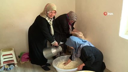 Başkan Dündar köy fırınında ekmek pişirdi