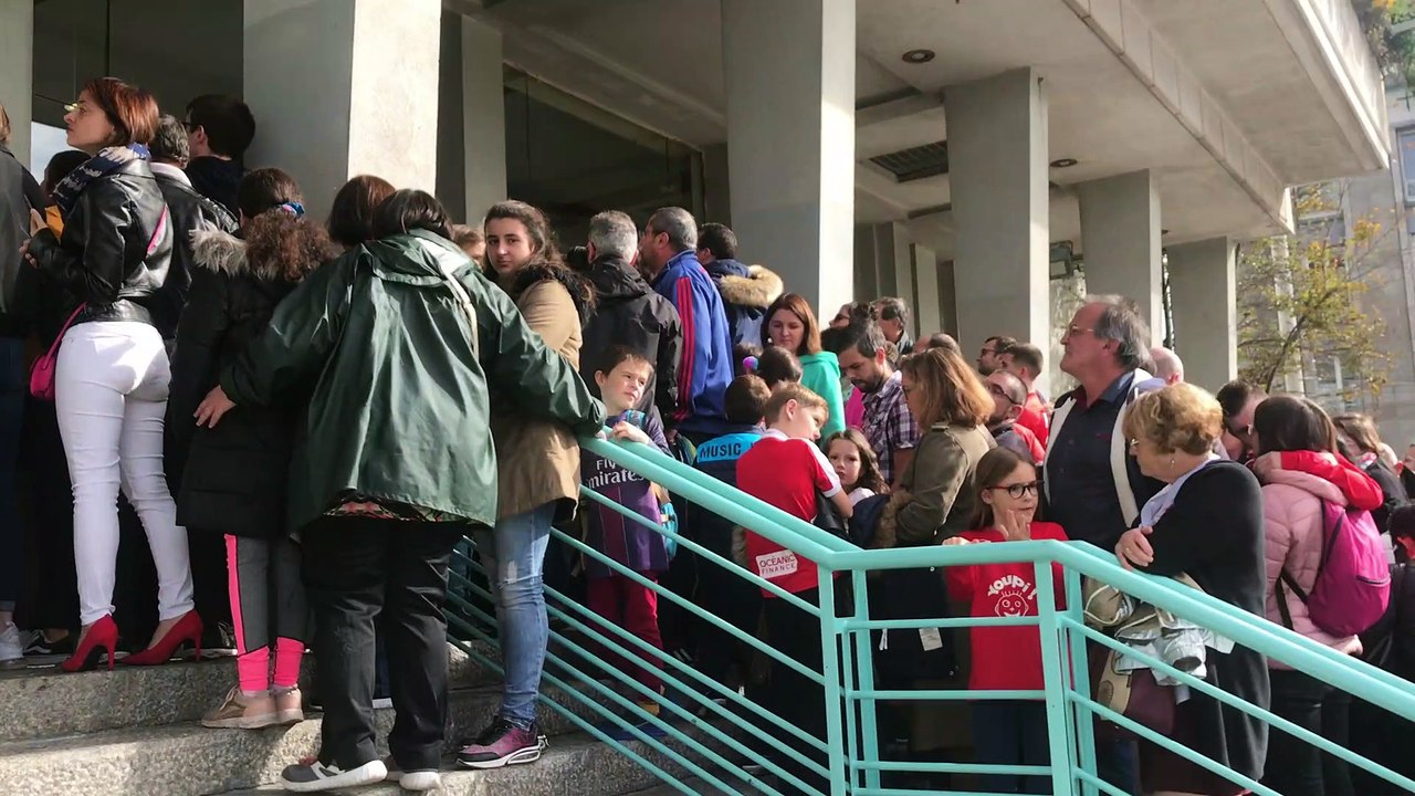 Les fans du Stade Brestois ont dû s'armer de patience pour les dédicaces