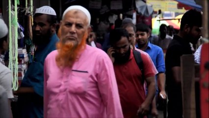 Las barbas anaranjadas causan furor en Bangladés