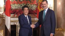 Felipe VI se reúne con el primer ministro de Japón