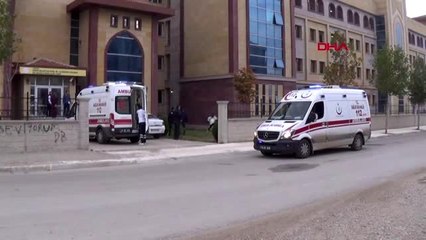 Okulun 2'inci katından atlayan genç kız, yaralandı