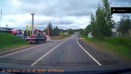 Man Skating in the Street Stalls Traffic