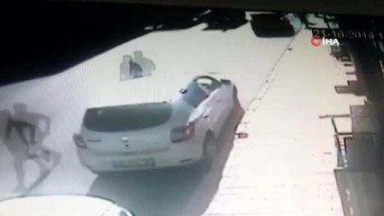 Üvey kardeşini berber koltuğunda vurup, böyle kaçtı