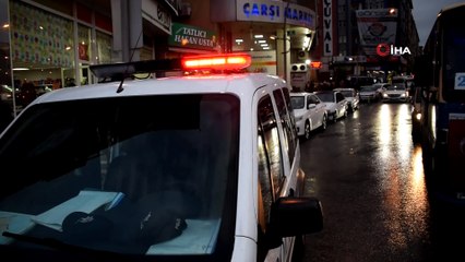 - Kaldırımda yürürken üzerine cam düştü