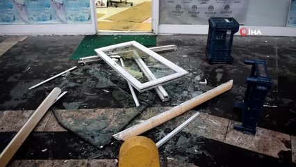 - Kaldırımda yürürken üzerine cam düştü