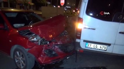 Antalya'da tur minibüsü kazası: 3 yaralı