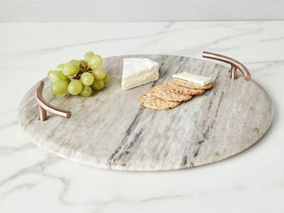 How to Build a Minimalist Cheese Board