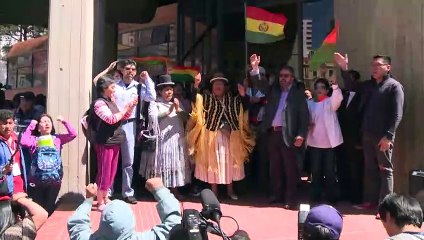 Descargar video: Opositor Mesa denuncia manipulación de resultados de comicios en Bolivia