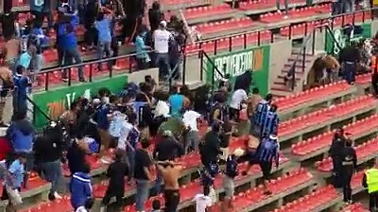Pelea y Bronca  En el estadio  Alfonso Lastra