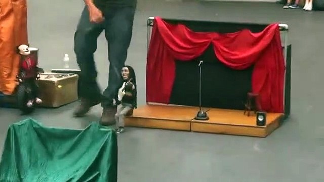 Bob Marley Puppet Plays Guitar u0026 Dances Reggae Music Video[1]