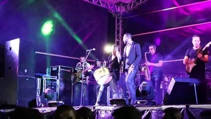 Dançando Forró Ao Som De Arriba Saia