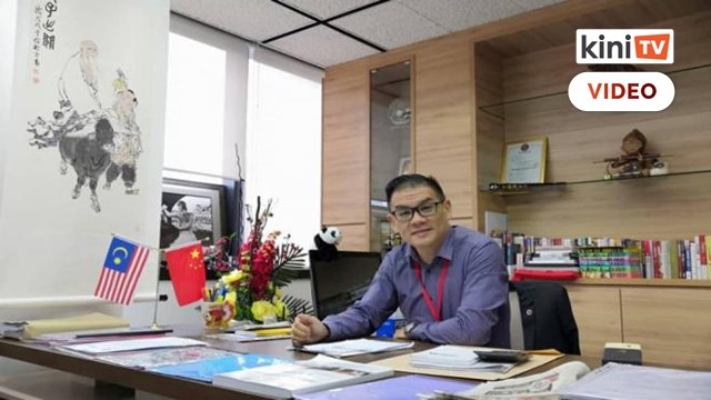 Penulis komik letak jawatan CEO