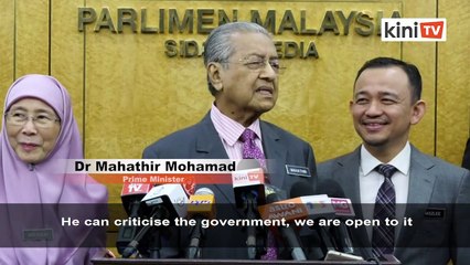 Dr M: Kadir Jasin is free to criticise the gov't