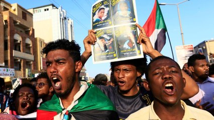 Thousands rally in Sudan, call for Bashir party to be disbanded