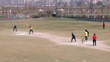 CRICKET BALL GOES THROUGH TWO FIELDERS I LIVE ACTION REPLAY I RAVI CHOUDHARY & KUMAR ANKIT