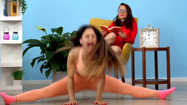 Les gens font des choses stupides. Compilation de farces drôles.