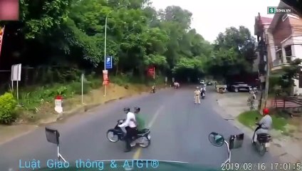 Bản tin tổ lái- Cú đâm đầy căm giận và sự hớ hênh của người phụ nữ dựng xe giữa đường