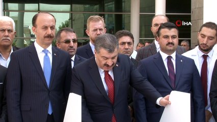 Bakan Koca, Barış Pınarı Harekatı'nda yaralanan askerleri ziyaret etti