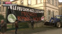 Mobilisation : les agriculteurs manifestent devant les préfectures