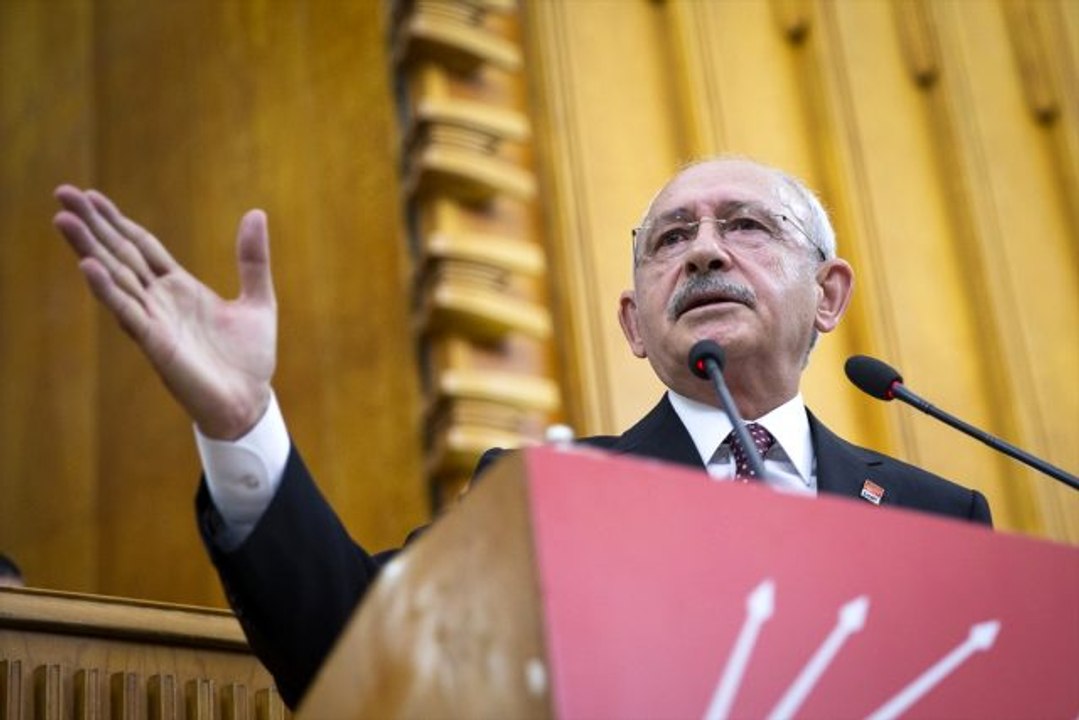 Kemal Kılıçdaroğlu, arabada sigara içme yasağına tepki gösterdi