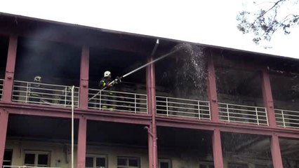 Hastanenin kullanılmayan ek binasında yangın