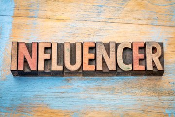 La définition d'un influenceur ou d'une influenceuse