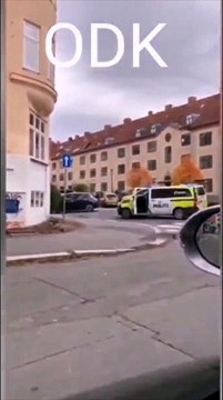La police norvégienne ouvre le feu dans le centre d'Oslo contre un homme armé qui a volé une ambulance et foncé sur des piétons faisant plusieurs blessés