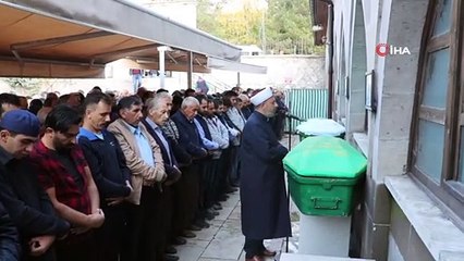 Trafik kazasında ölen çift son yolculuğuna uğurlandı