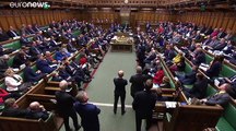 جونسون يهدد بسحب اتفاق بريكست من البرلمان والدعوة لانتخابات مبكّرة