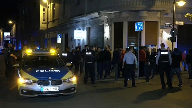 Török és kurd tüntetők csaptak össze Hernében