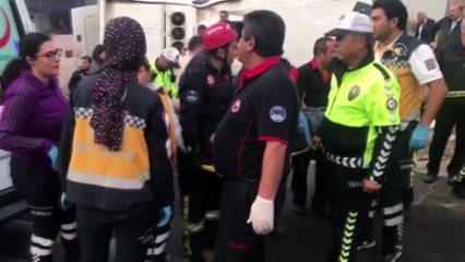 İşçi servis midibüsü devrildi: 20 yaralı - KAYSERİ