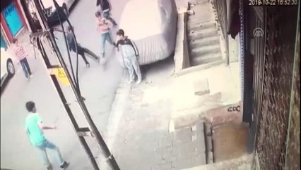 Beyoğlu'nda yüksekten düşme