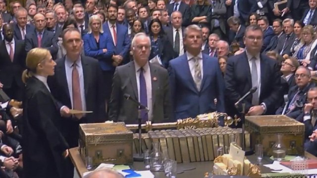 El Parlamento británico rechaza el calendario de Johnson