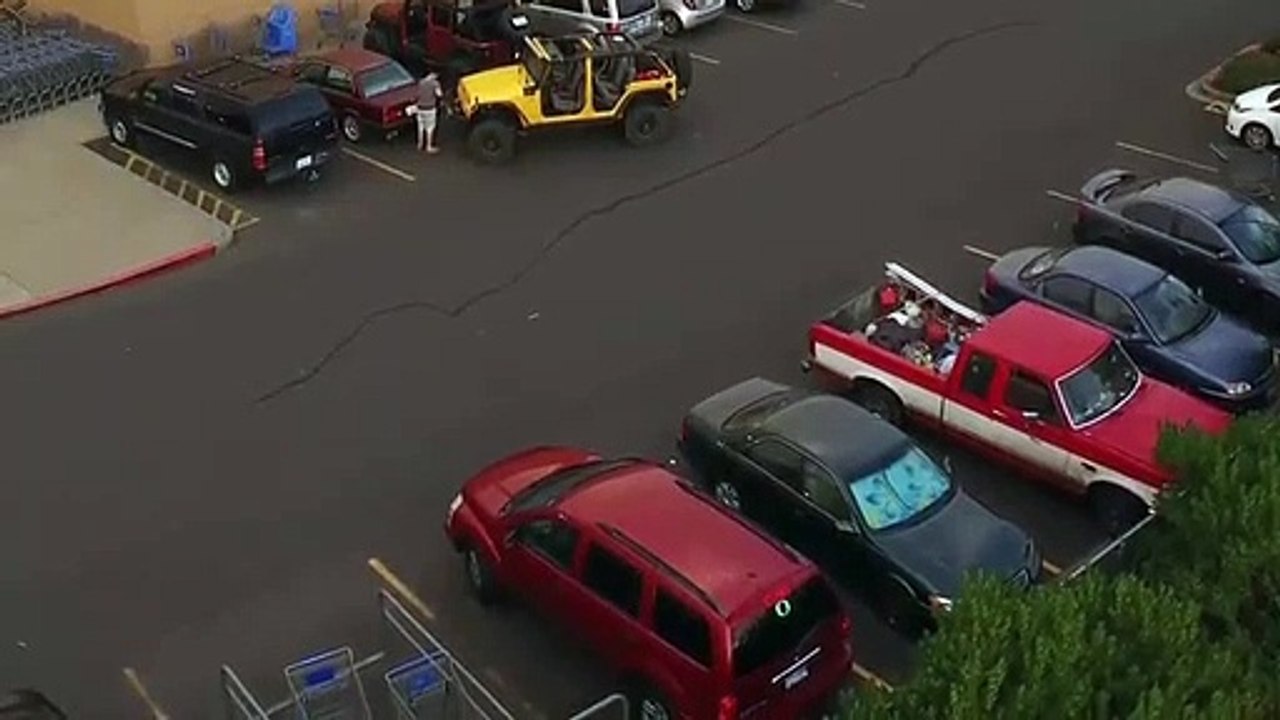 Espertinho rouba lugar de estacionamento mas arrepender-se!