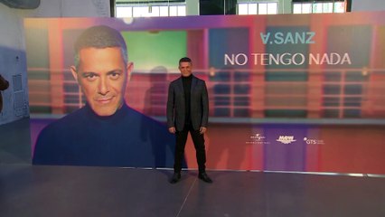Alejandro Sanz recibe la obra de arte "más valiosa"