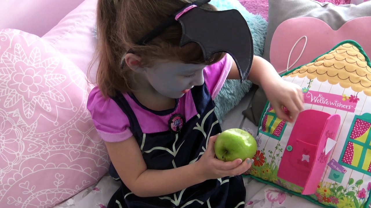 Disney Vampirina - Brincando com meu Cãozinho de Pelúcia