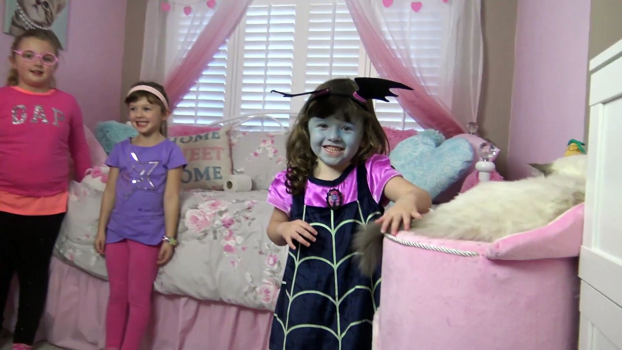 Disney Vampirina - Imitando   a Múmia