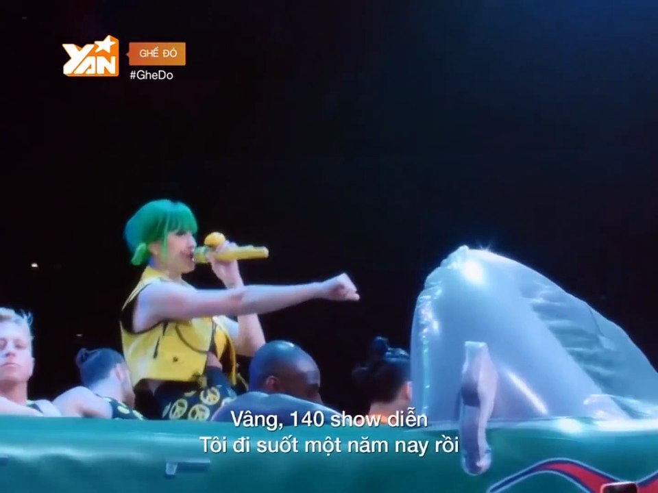 GHẾ ĐỎ II Katy Perry cảm động vì người đàn ông đơn thân xin sữa mẹ nuôi con ở VN II YANNEWS