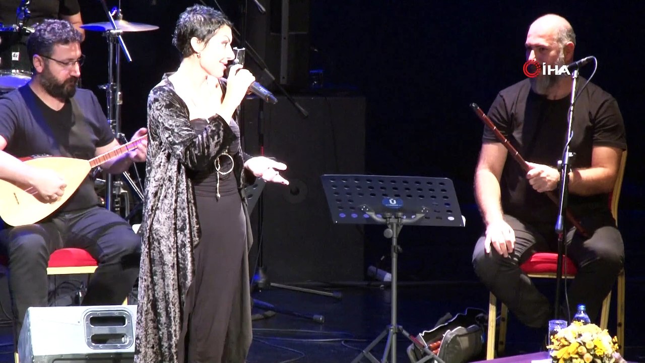 Sanatçı Gülay: “Ben Batı müziği de söylüyorum sadece Halk Müziği söylemiyorum. Rap’i de seviyorum”