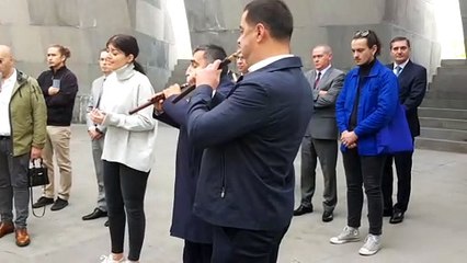 "Dle Yman", une mélodie arménienne chantée par Ankinée lors du recueillement