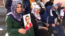 HDP önündeki ailelerin oturma eylemi 51'inci günde