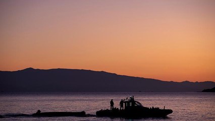 Muere un niño en el choque de una patrullera griega contra una patera