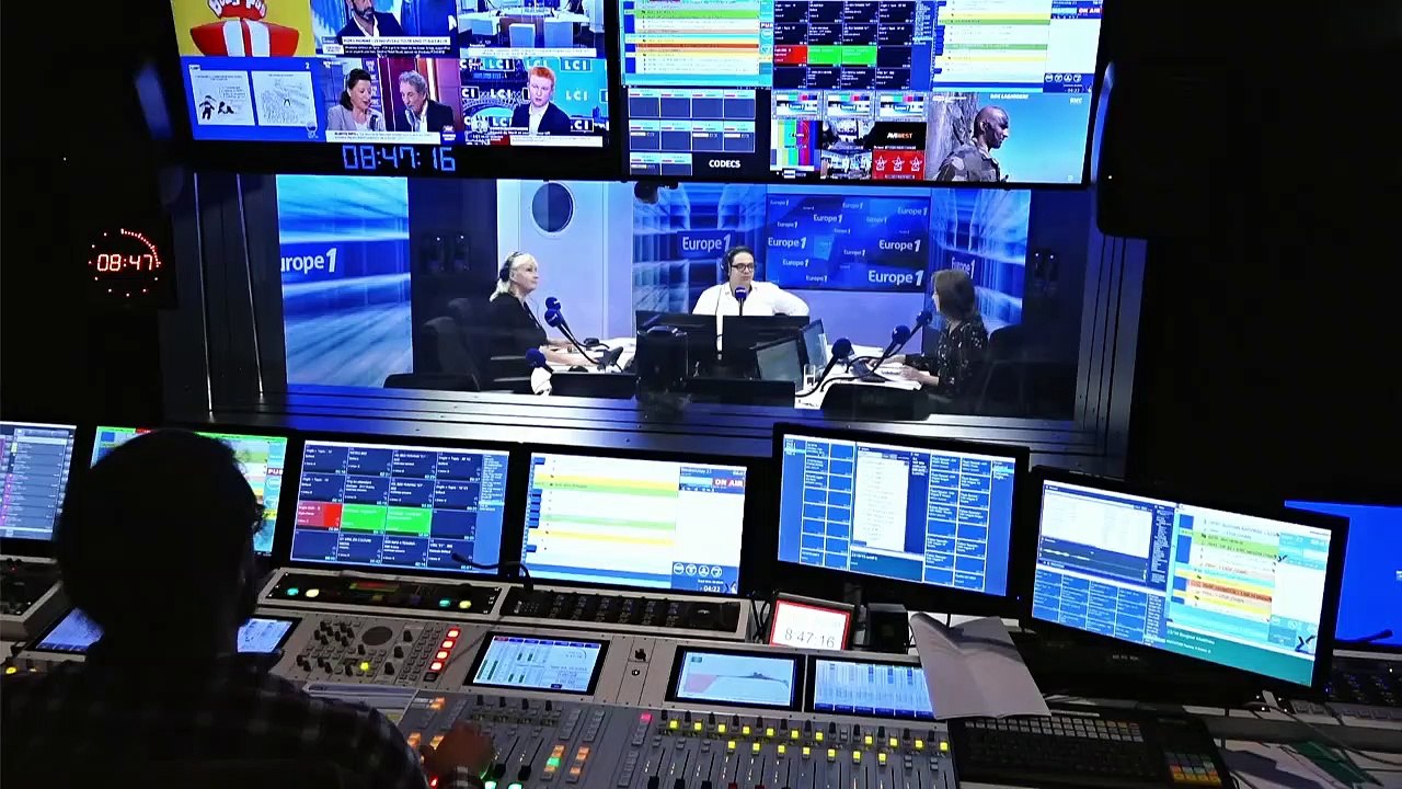 BEST OFF - Anne Hidalgo : "J'apprécie beaucoup Cédric Villani, notre Einstein gothique" (Canteloup)