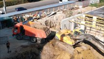 Extreme Dump Truck Unloading VOLVO Excavator JCB Tractor CAT Dozer Oversize Load