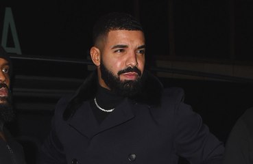 Drake ficou animado quando Rihanna apareceu em seu aniversário